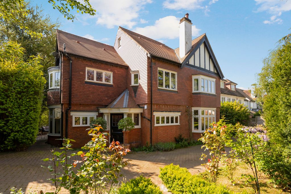 Property photo 1 of 39 Picture No. 01