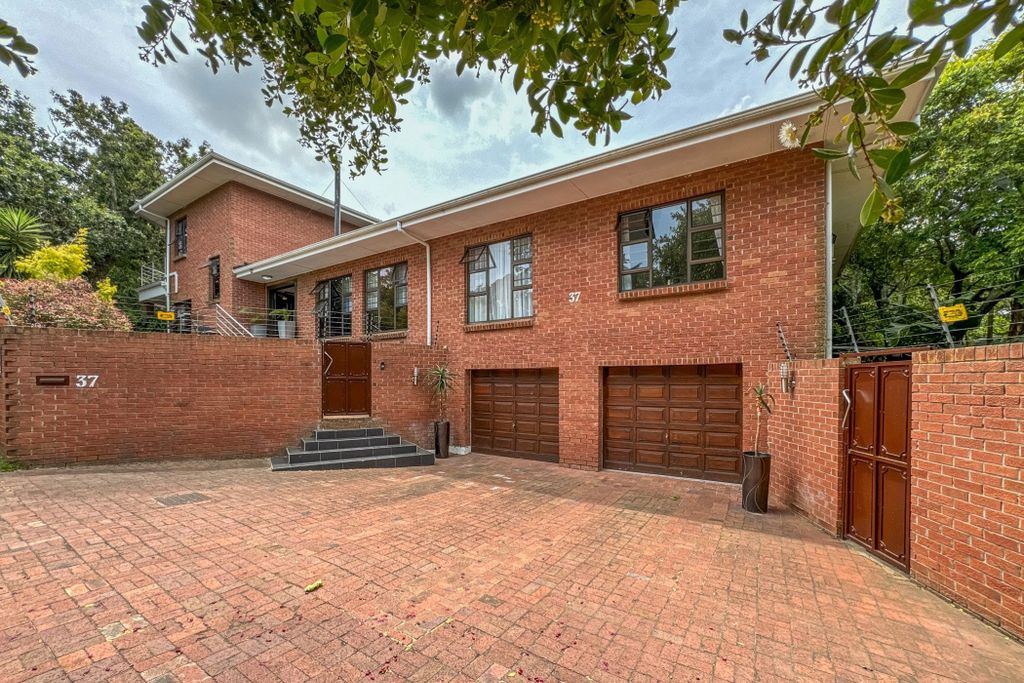 Property photo 2 of 68 1Plz1735939