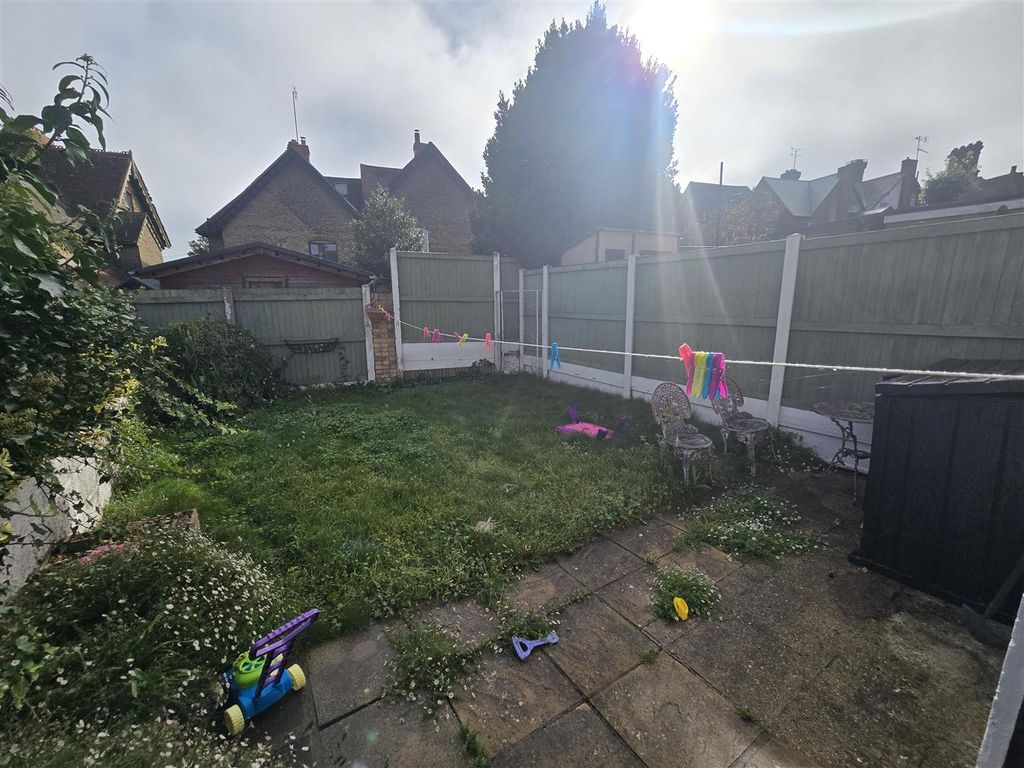 Property photo 3 of 8