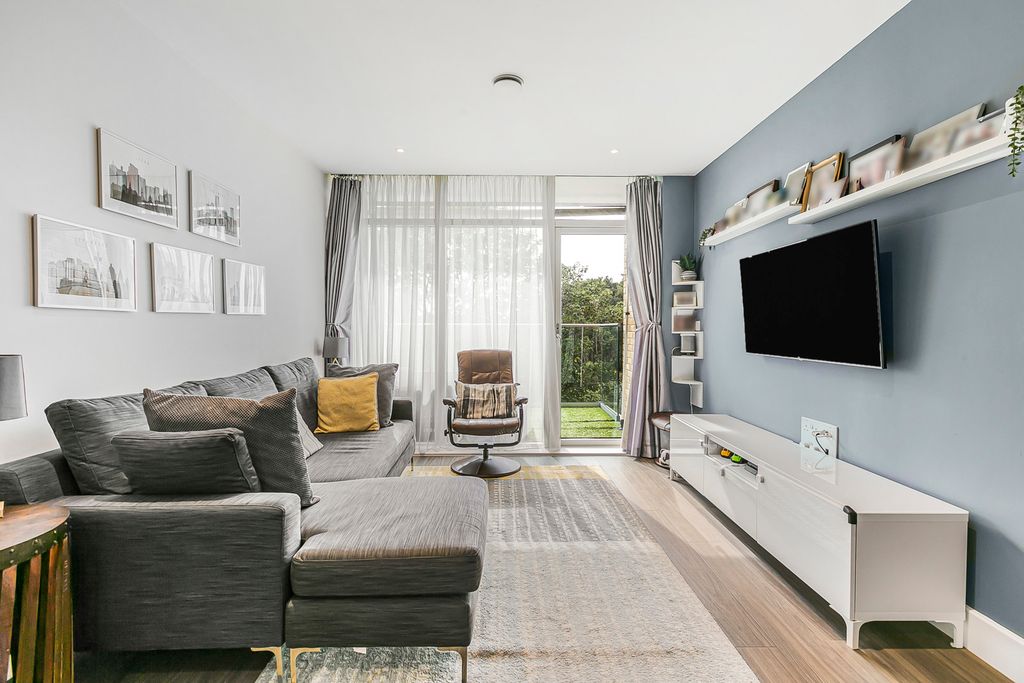 Property photo 3 of 30 Reception Room