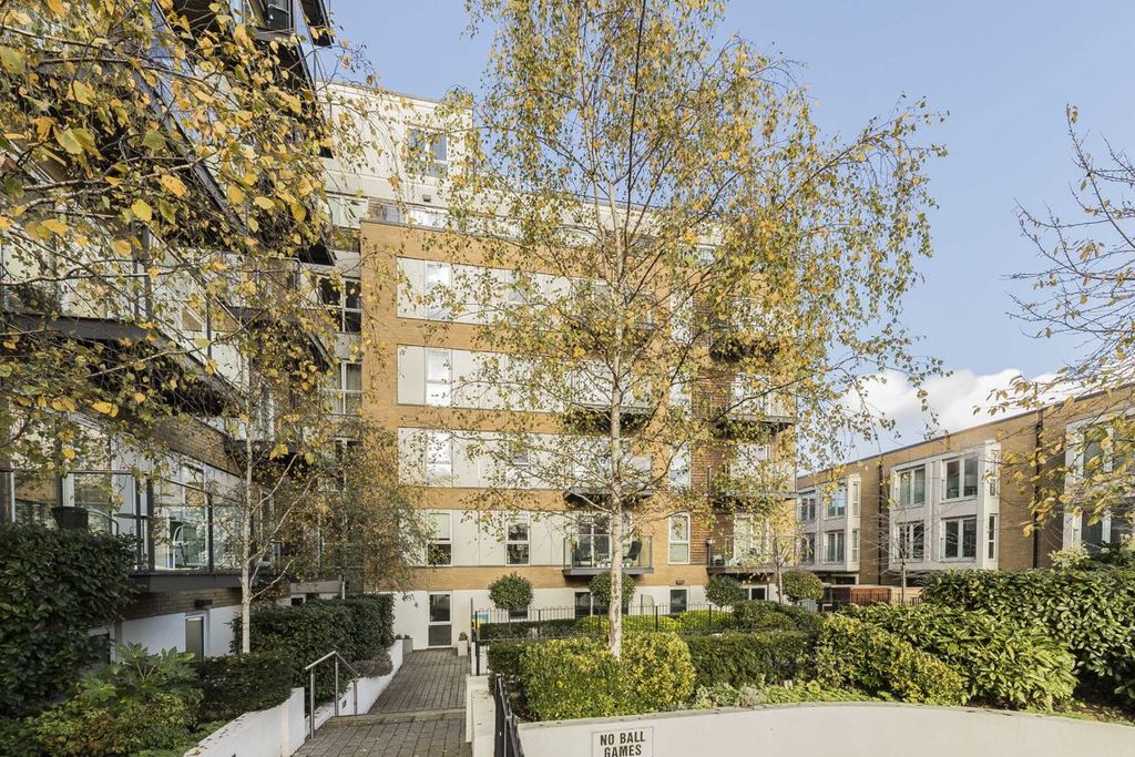 Property photo 1 of 8