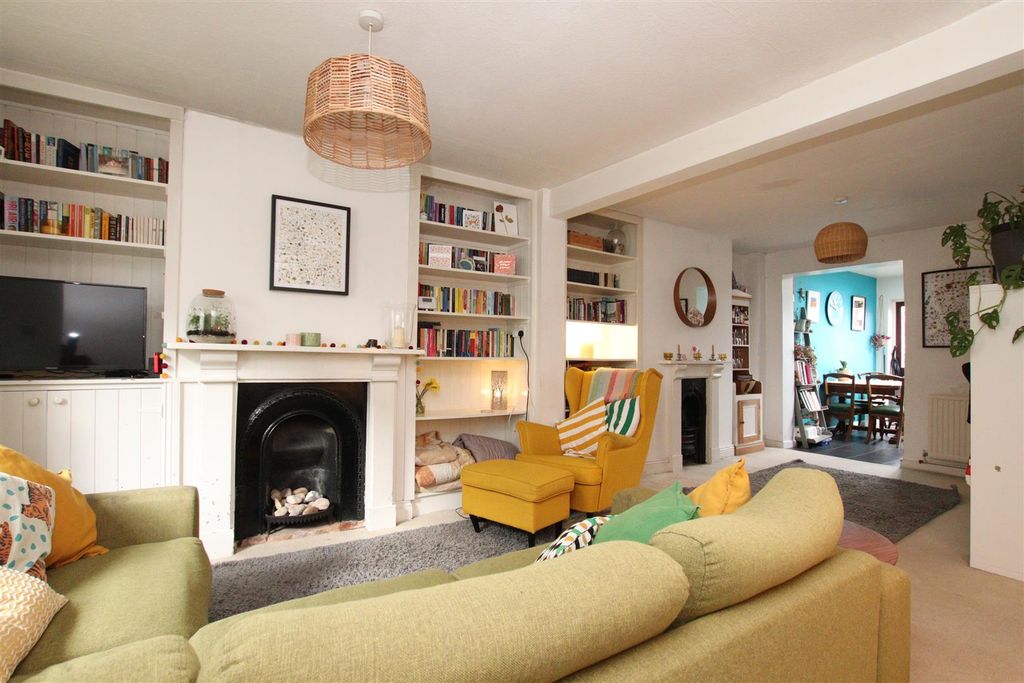 Property photo 3 of 11 Living Dining Room.Jpg