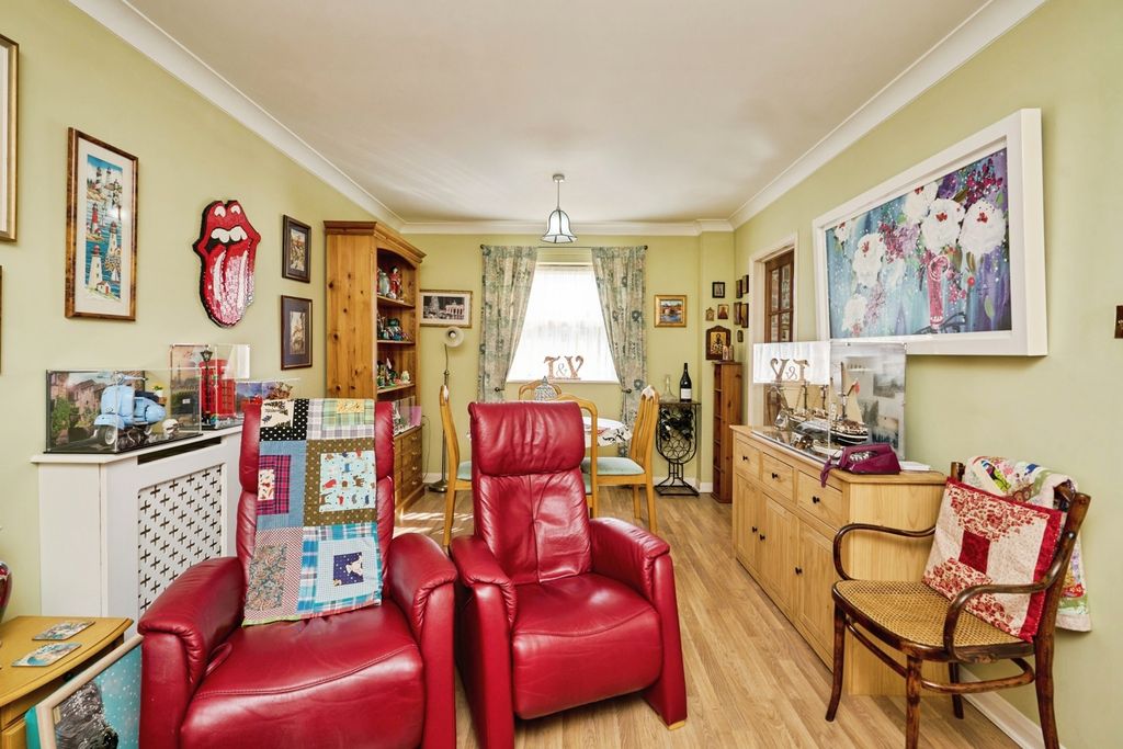 Property photo 3 of 15 Photo