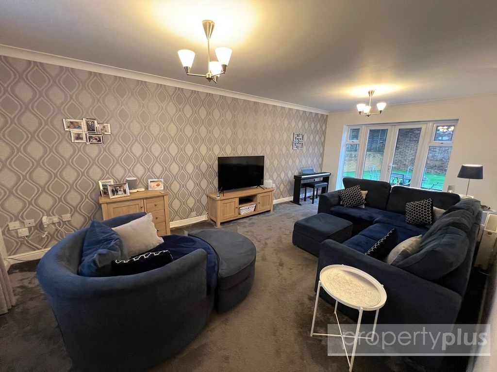 Property photo 2 of 20 Picture No. 14