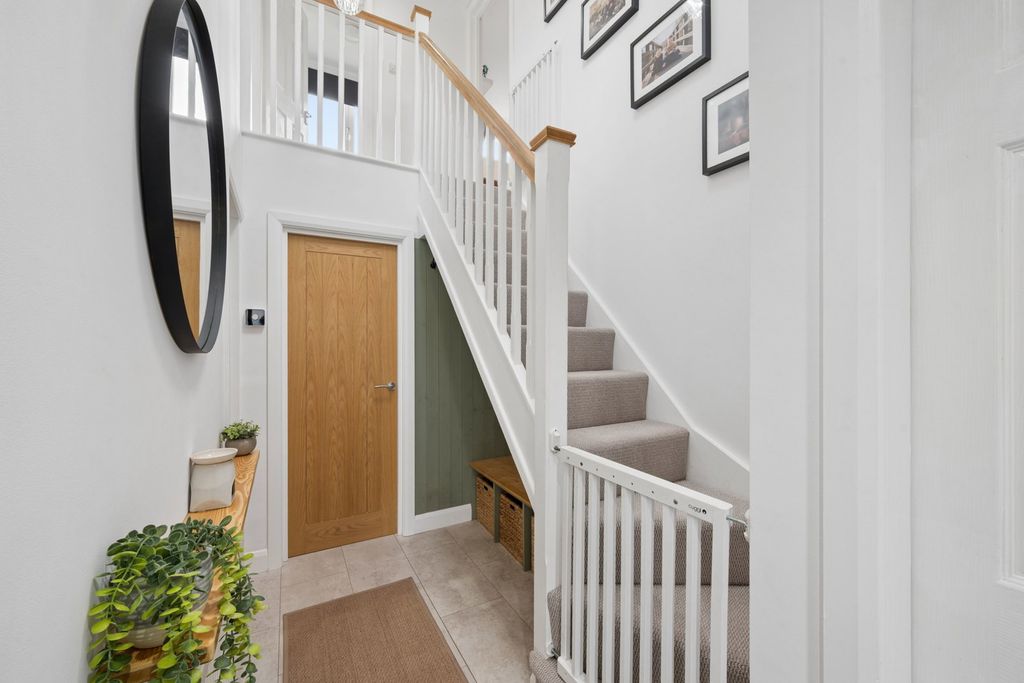 Property photo 2 of 38