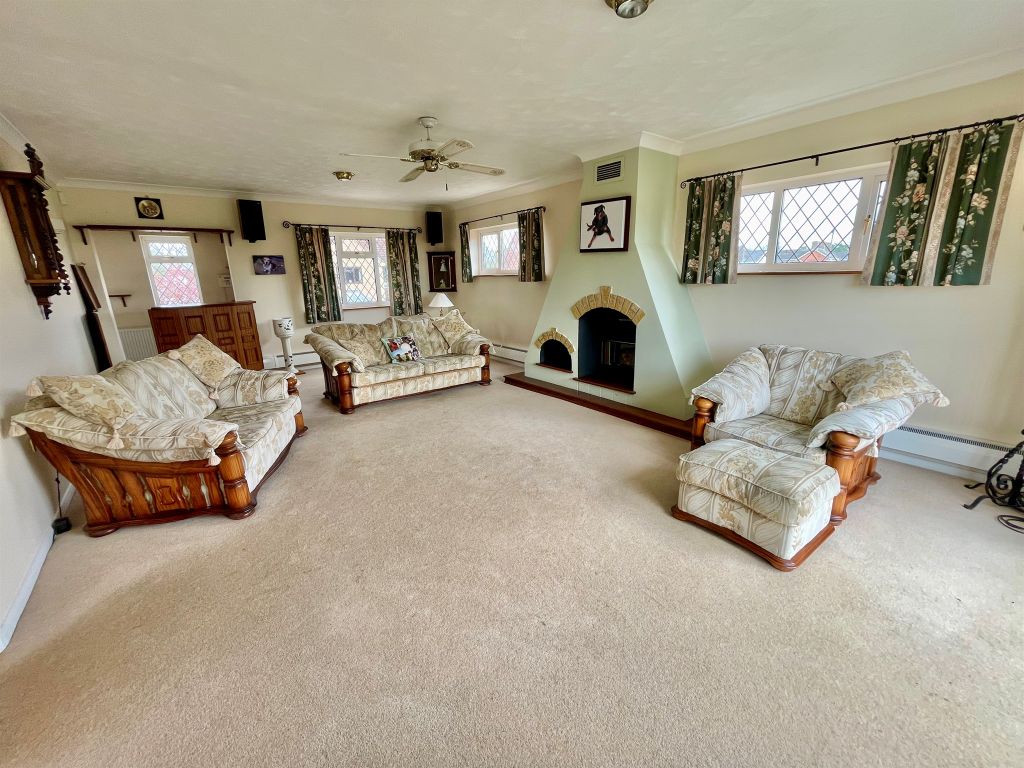 Property photo 3 of 15