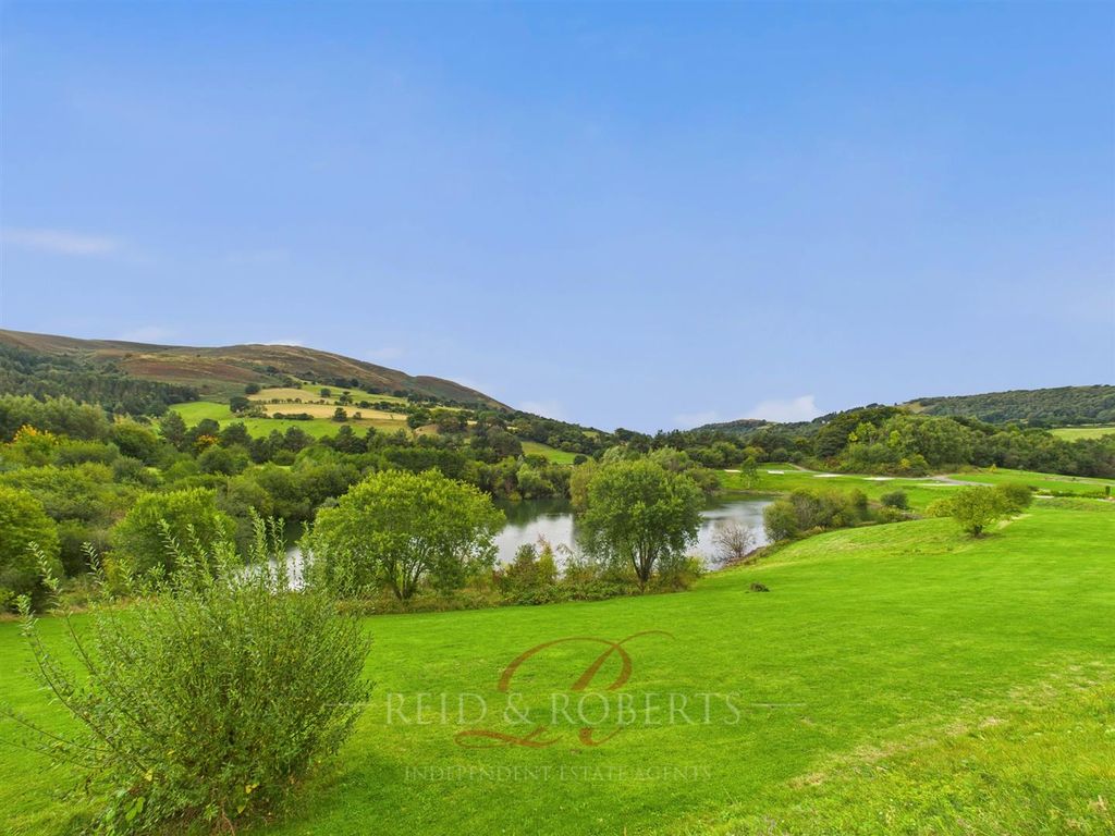 Property photo 2 of 26 Cam05148G0-Pr0077-Still021.Jpg