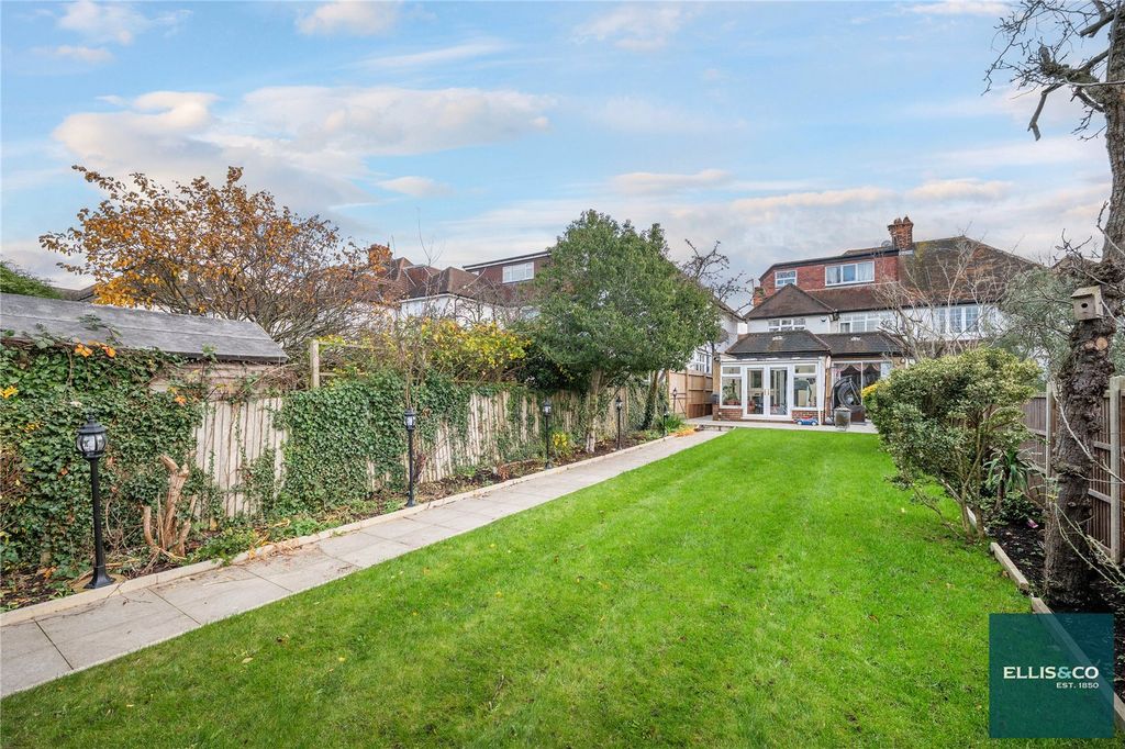 Property photo 3 of 18 Picture No. 32