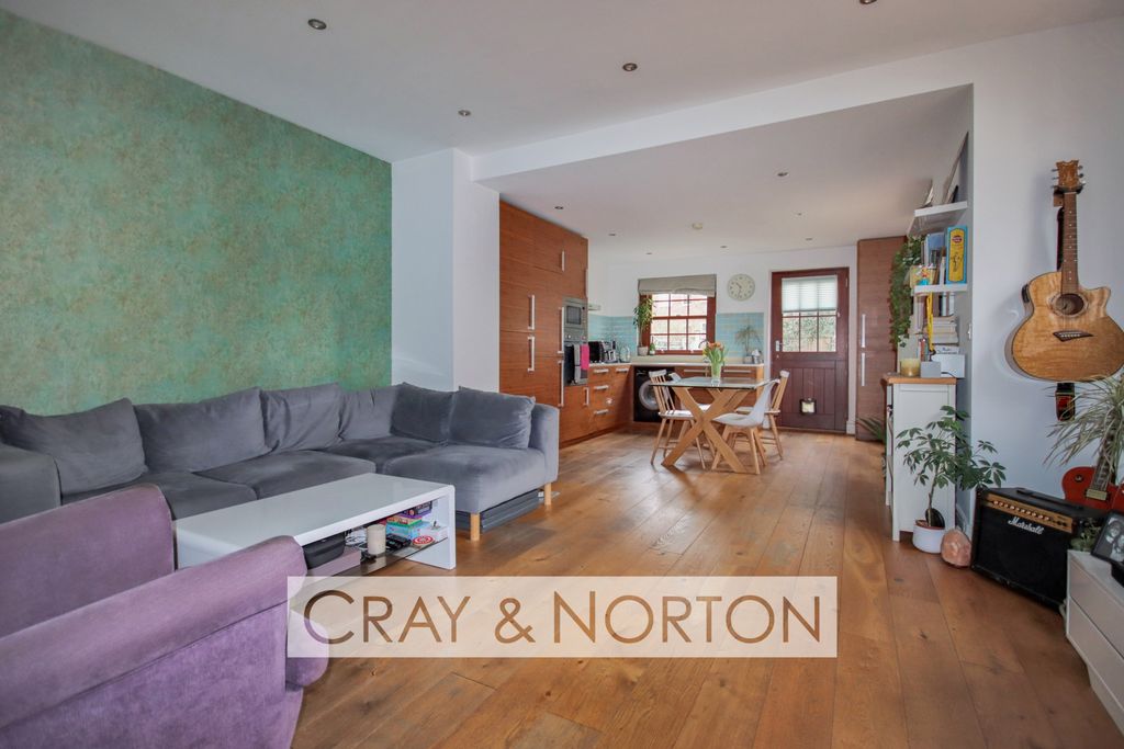 Property photo 2 of 11 Photo 5