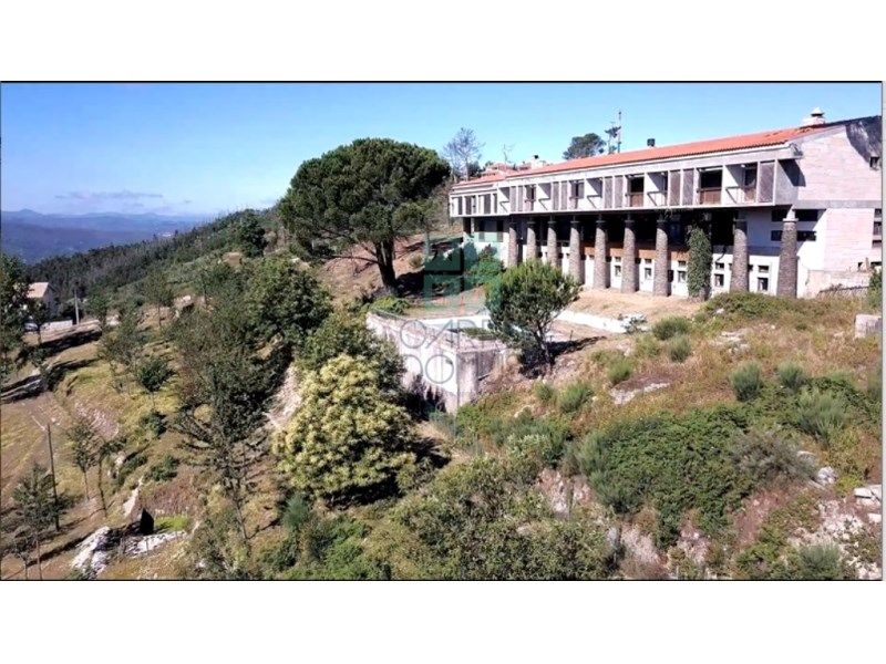 Property photo 1 of 99