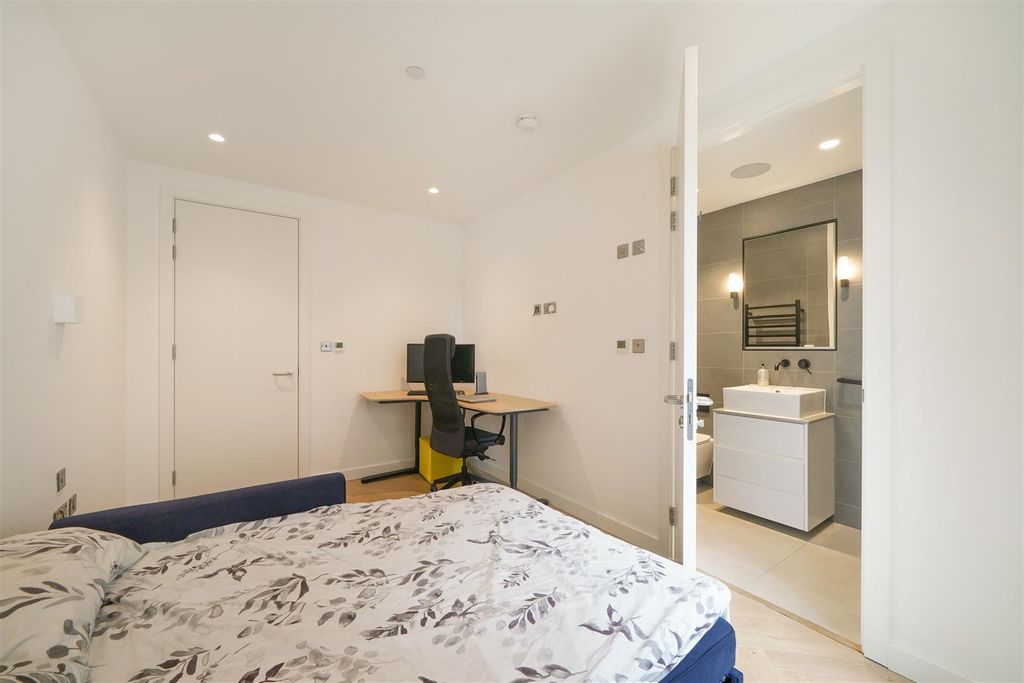 Property photo 3 of 22 Flat 6, Mentor House - Eoh2Xhgnhs9Zqfunamls.Jpg