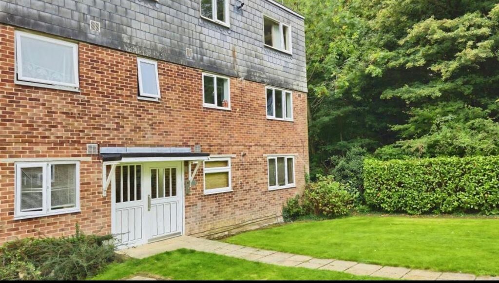 Property photo 1 of 6 Front