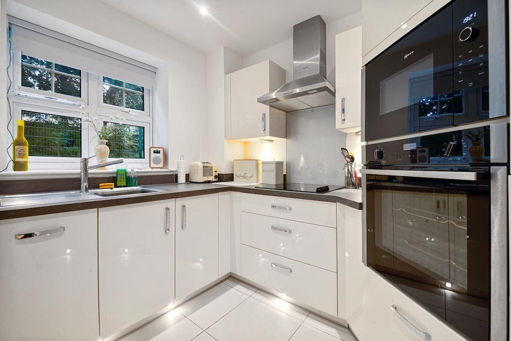 Property photo 3 of 10 2A930c92-B49A-49Fb-A3E8-7374ce7229Efbhmcs - 7 Ruth