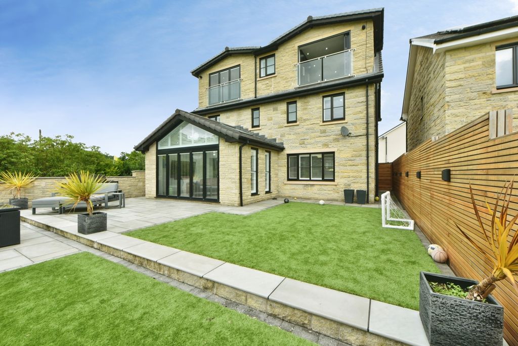 Property photo 1 of 34 Rear