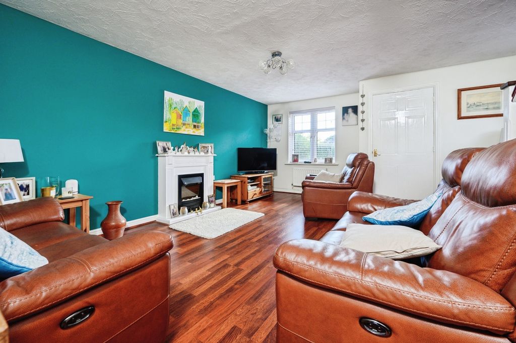 Property photo 2 of 17 Pbox-Img.Jpg
