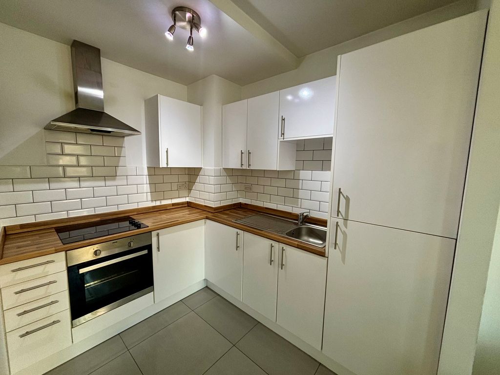 Property photo 2 of 5 Kitchen