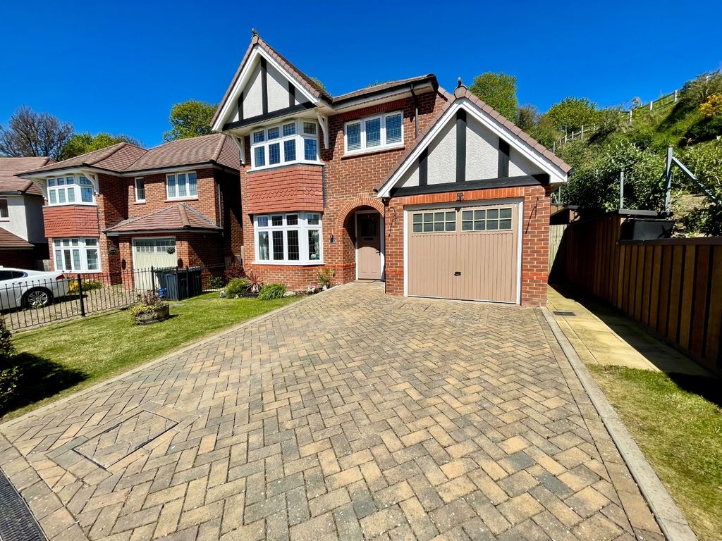 Property photo 1 of 20 5033830