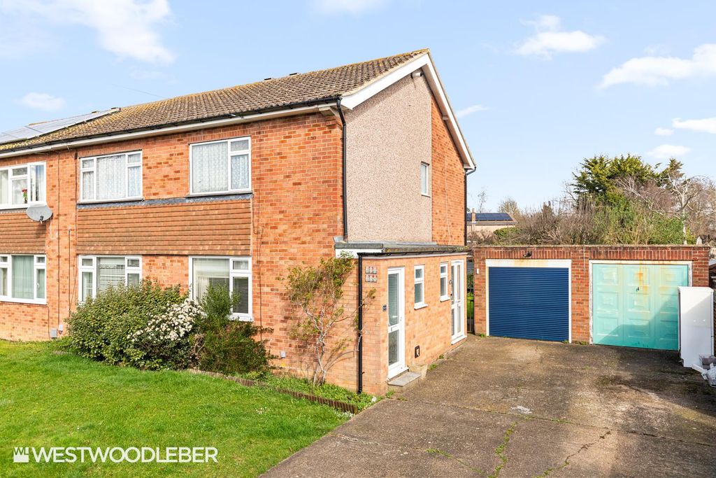 Property photo 1 of 23 Cozensroad_31.Jpg