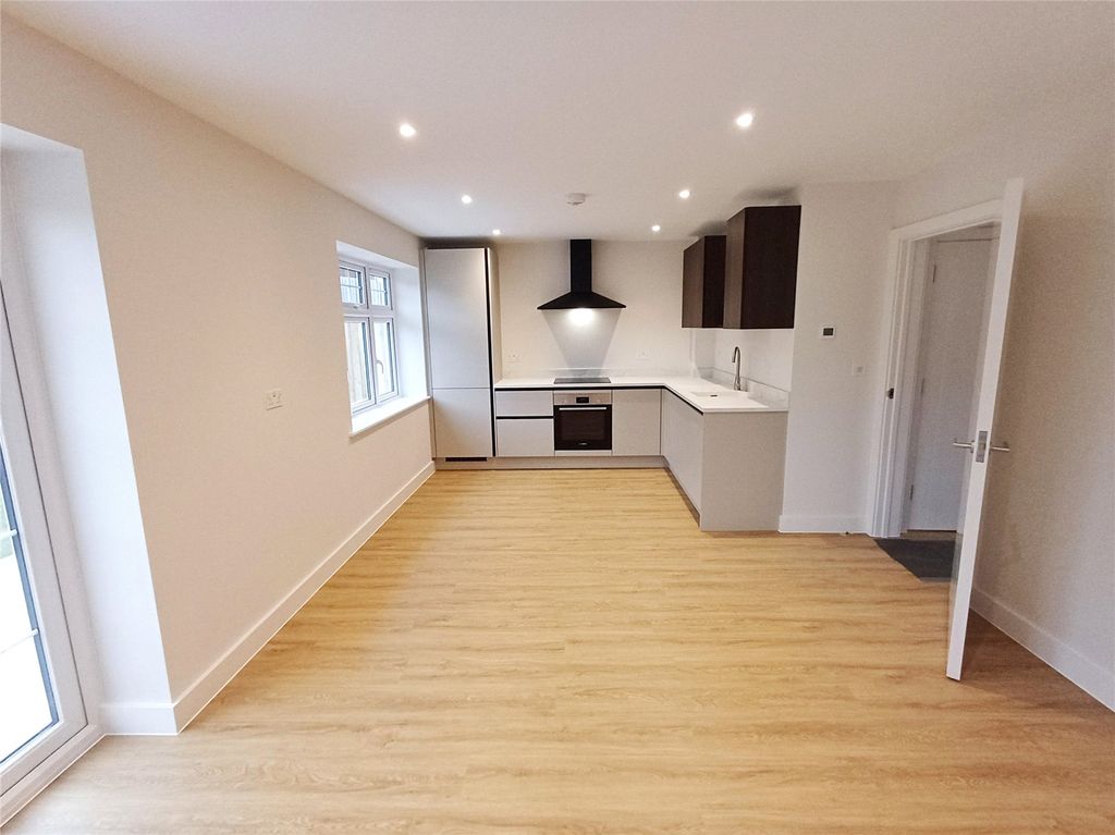 Property photo 3 of 11 Kitchen 2