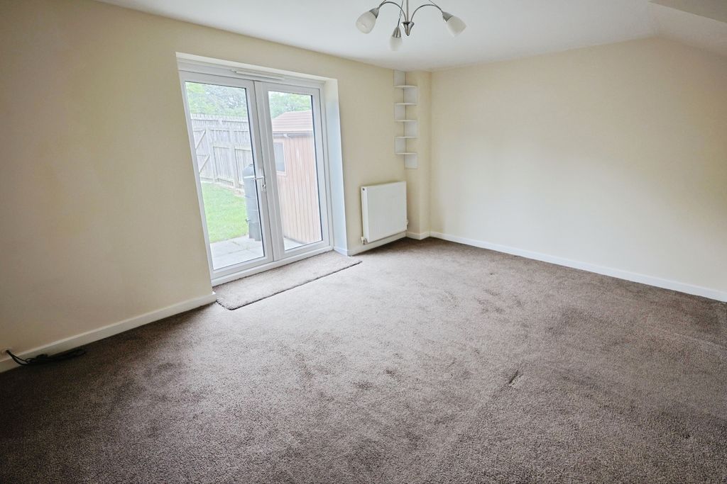 Property photo 3 of 12 Pbox-Img.Jpg