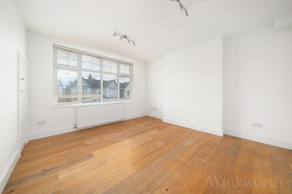 Property photo 3 of 10 Picture No. 17