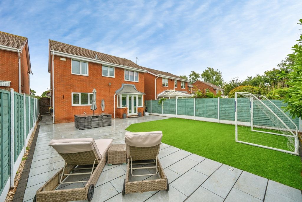 Property photo 2 of 30 Pbox-Img.Jpg