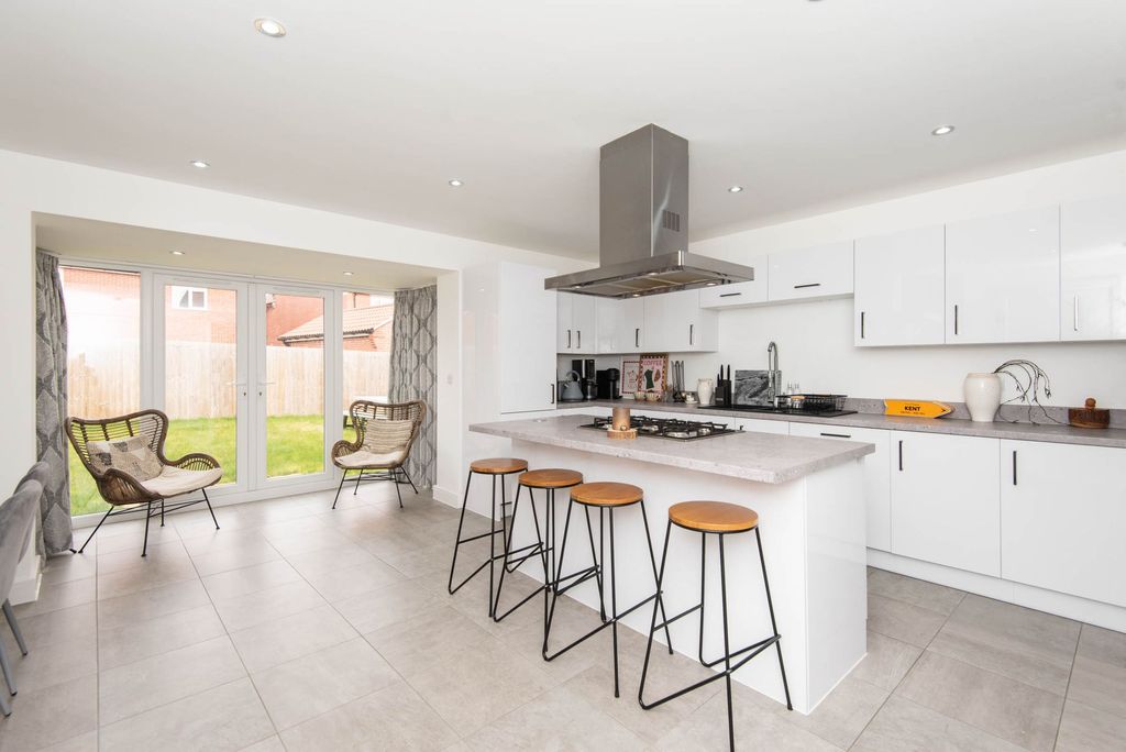 Property photo 2 of 26