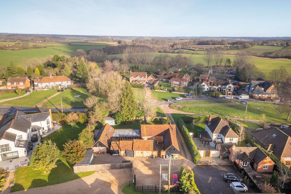 Property photo 2 of 25