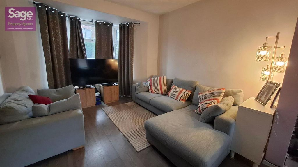 Property photo 2 of 19