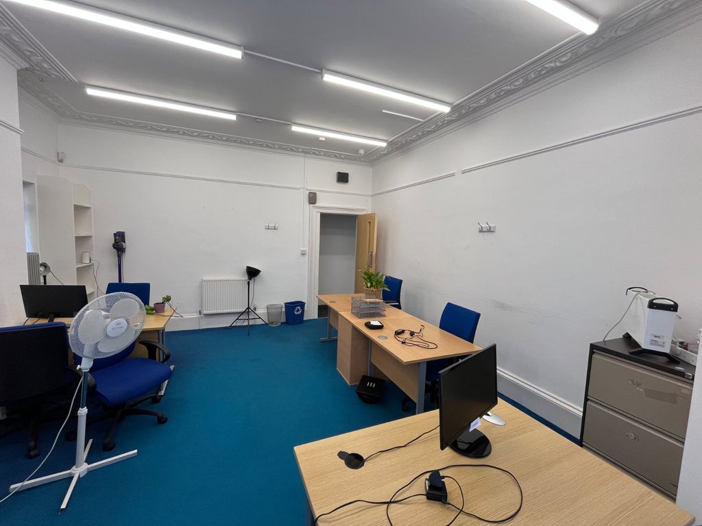 Property photo 2 of 8 Picture No. 04