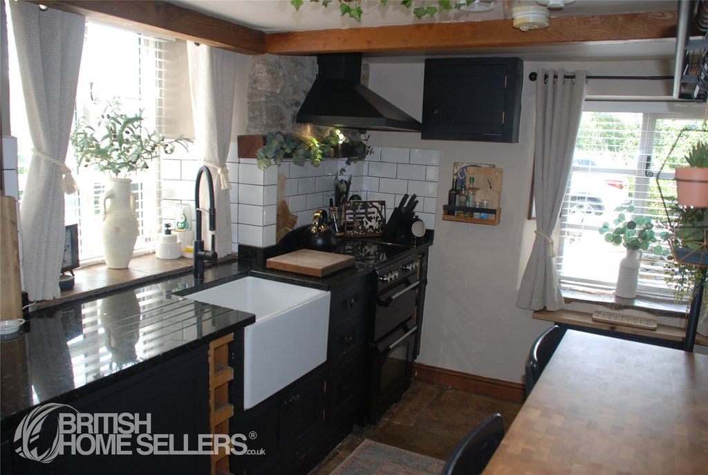 Property photo 3 of 19 Picture No. 09