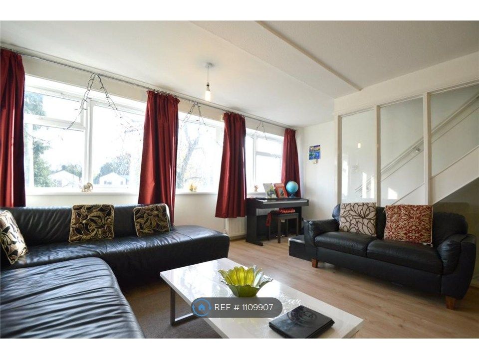 Property photo 3 of 12