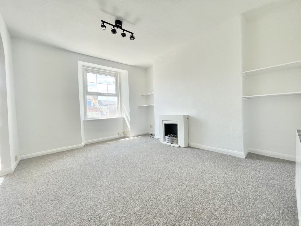 Property photo 2 of 11 Photo 4