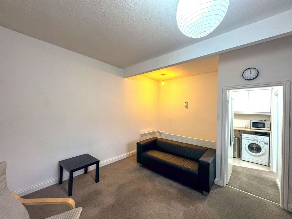 Property photo 2 of 19 215Nhrimg_0230_Edited.Jpg