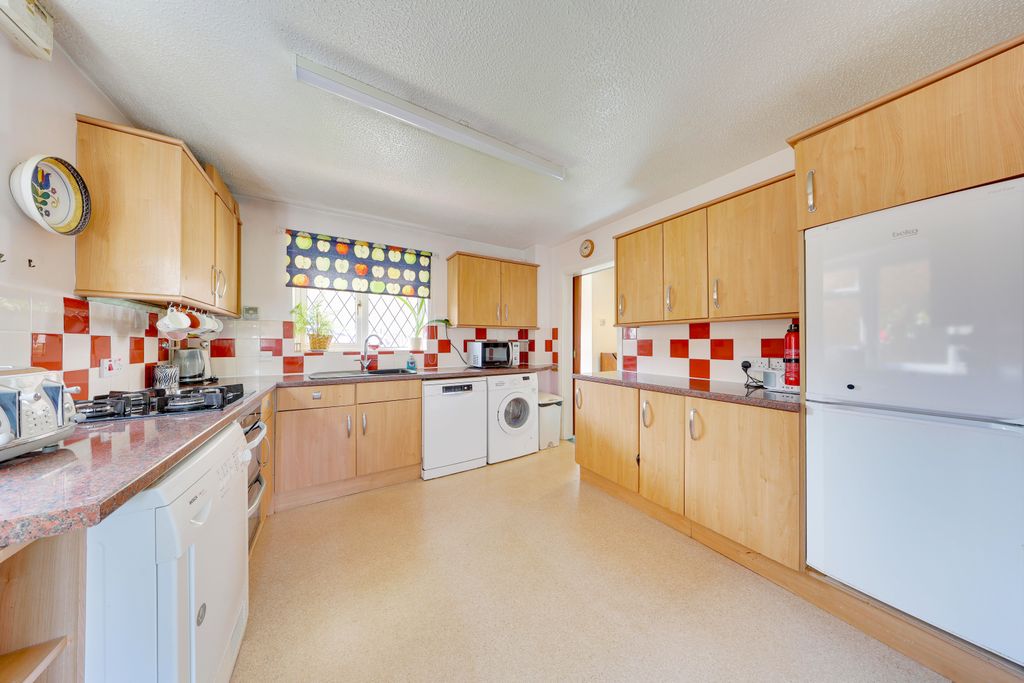 Property photo 3 of 18