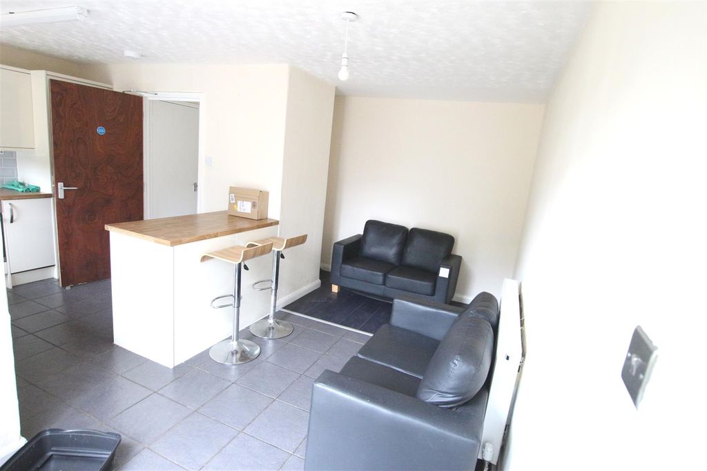 Property photo 3 of 7 013.Jpg