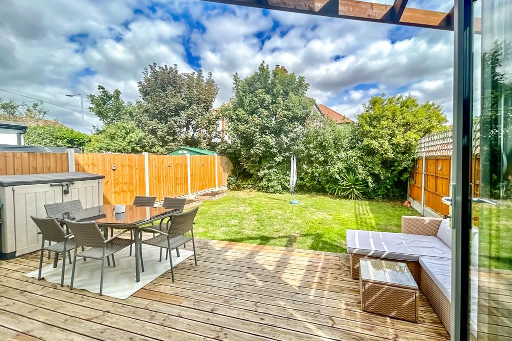 Property photo 2 of 33 Garden