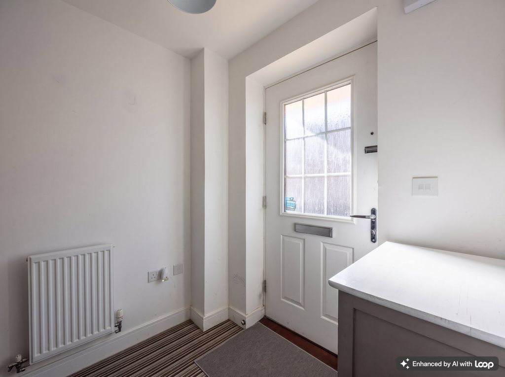 Property photo 2 of 32
