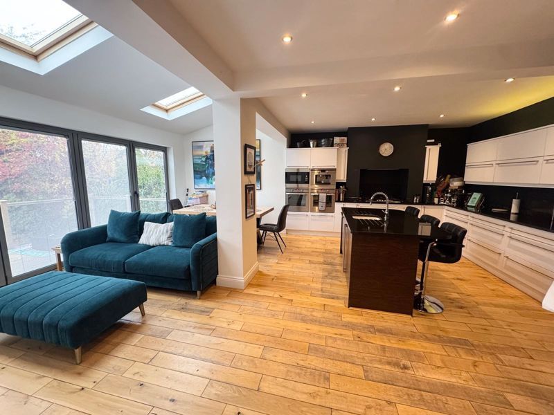 Property photo 2 of 34 Photo 12