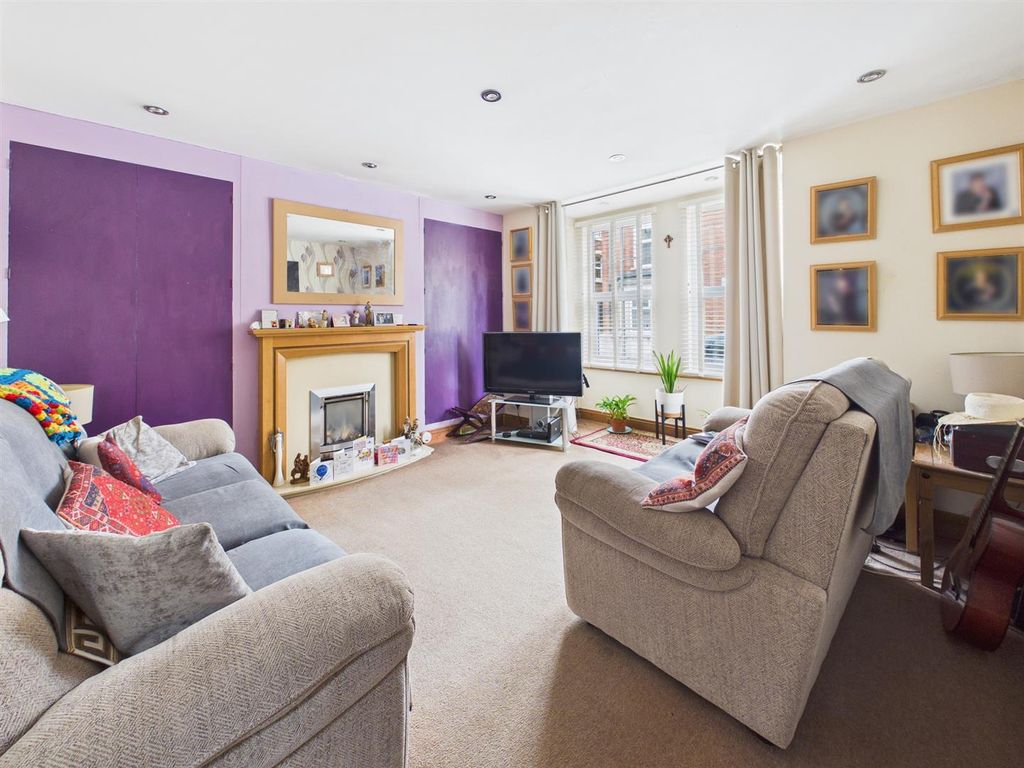 Property photo 3 of 20