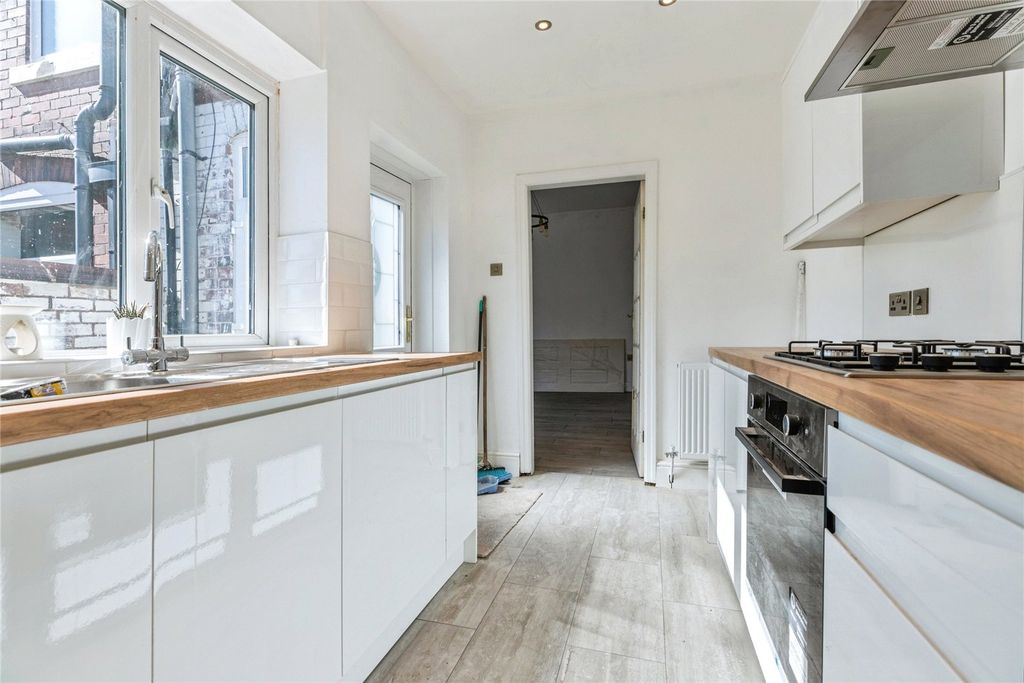 Property photo 3 of 17 Picture No. 22