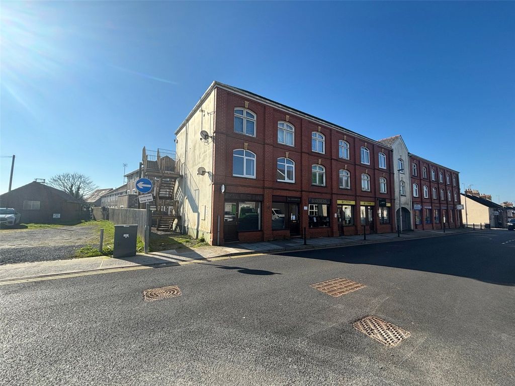 Property photo 1 of 10 Picture No. 11