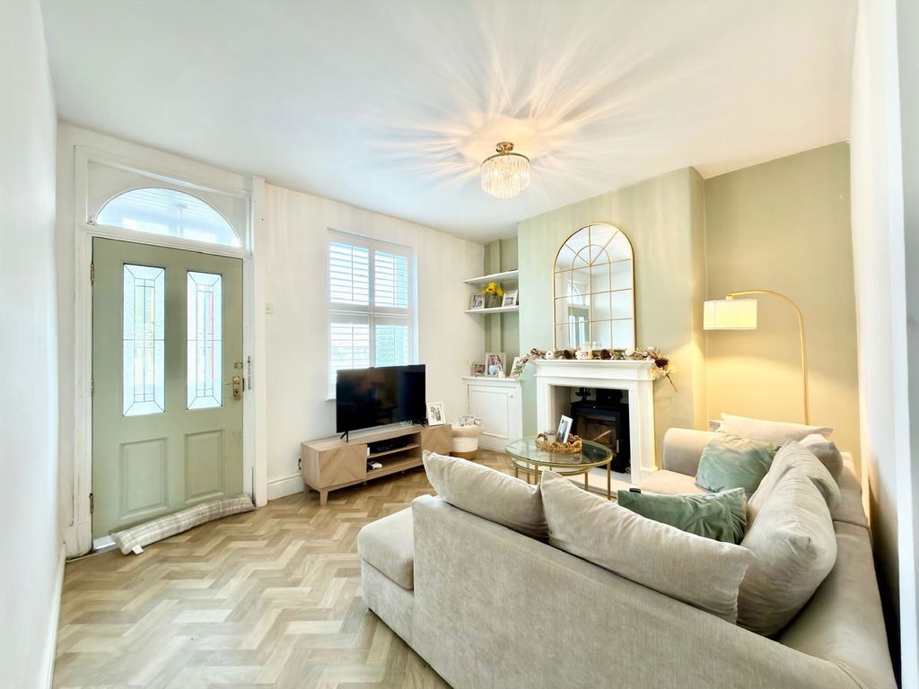 Property photo 3 of 17