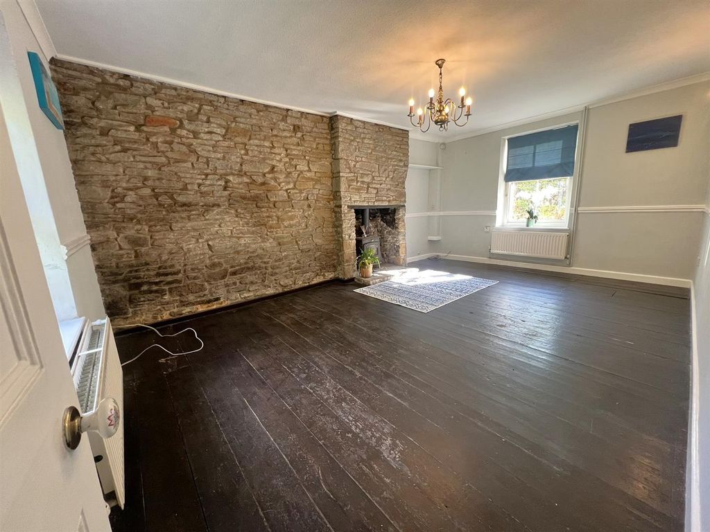 Property photo 3 of 23