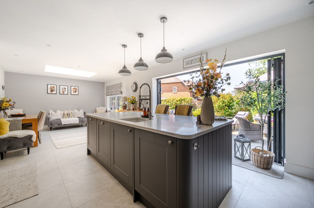 Property photo 2 of 29 1487977-17-6A4E39...