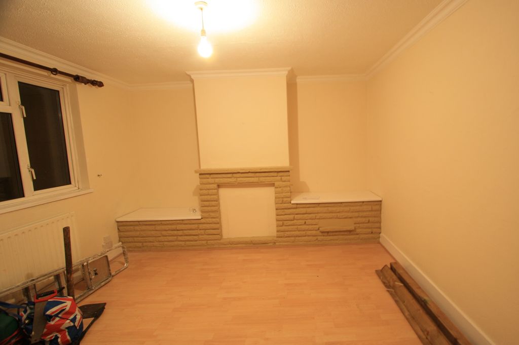 Property photo 1 of 2