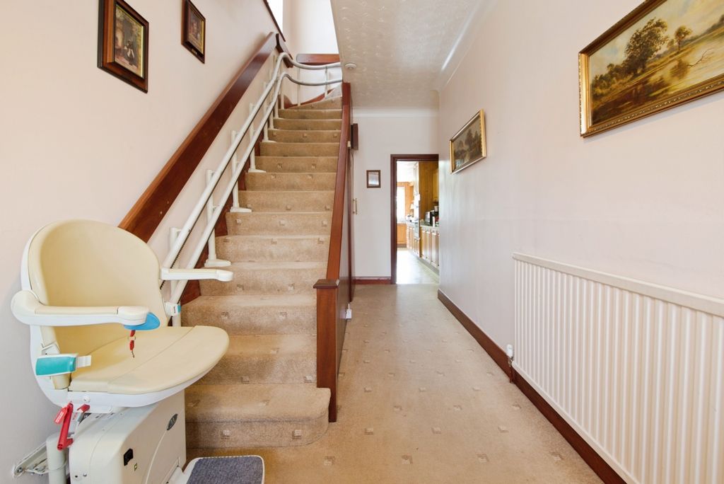 Property photo 2 of 17 Photo
