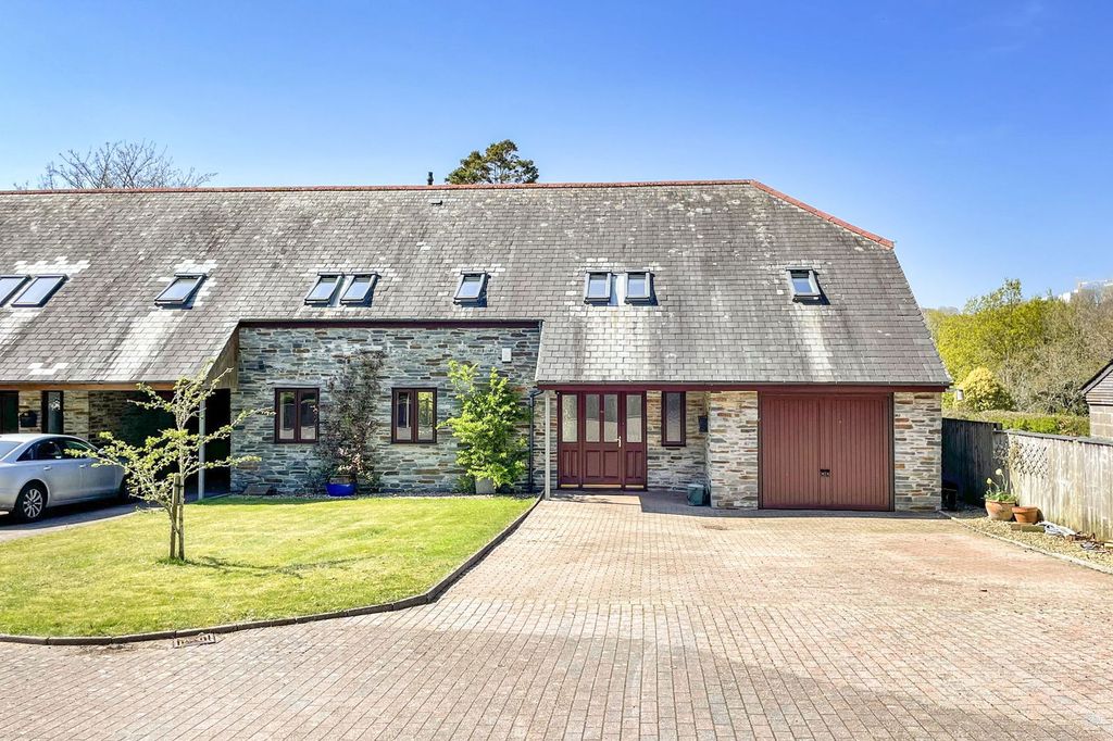 Property photo 1 of 33