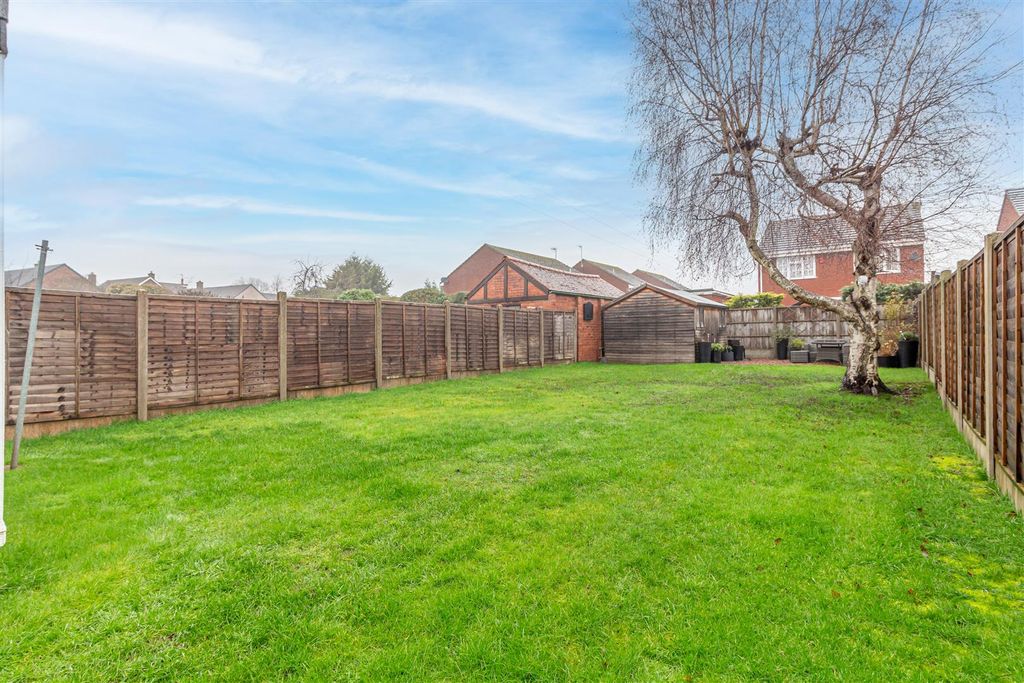 Property photo 3 of 26 Garden-2.Jpg