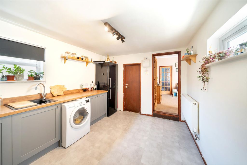 Property photo 3 of 7 Purplett Street-07.Jpg